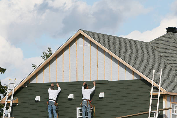Professional Emergency Siding Repair technician working in Dunkirk, IN